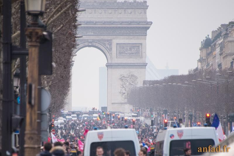 À l'assaut des Champs-Élysées - 24 mars 2013