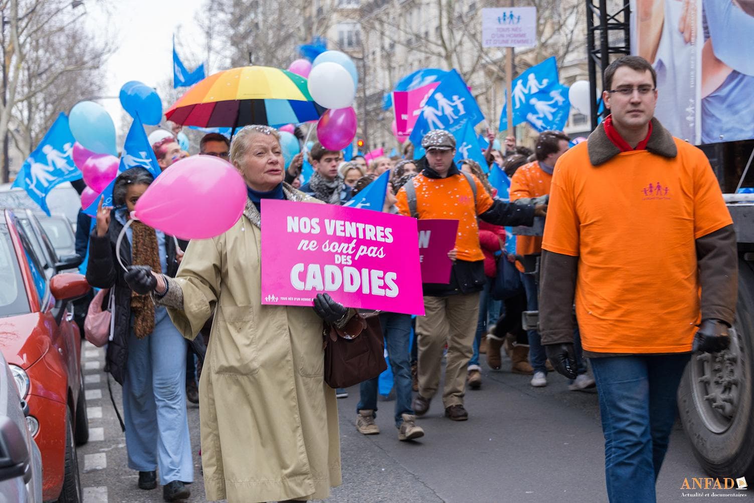 Manifestation pour tous - Pancartes, slogans et couleurs