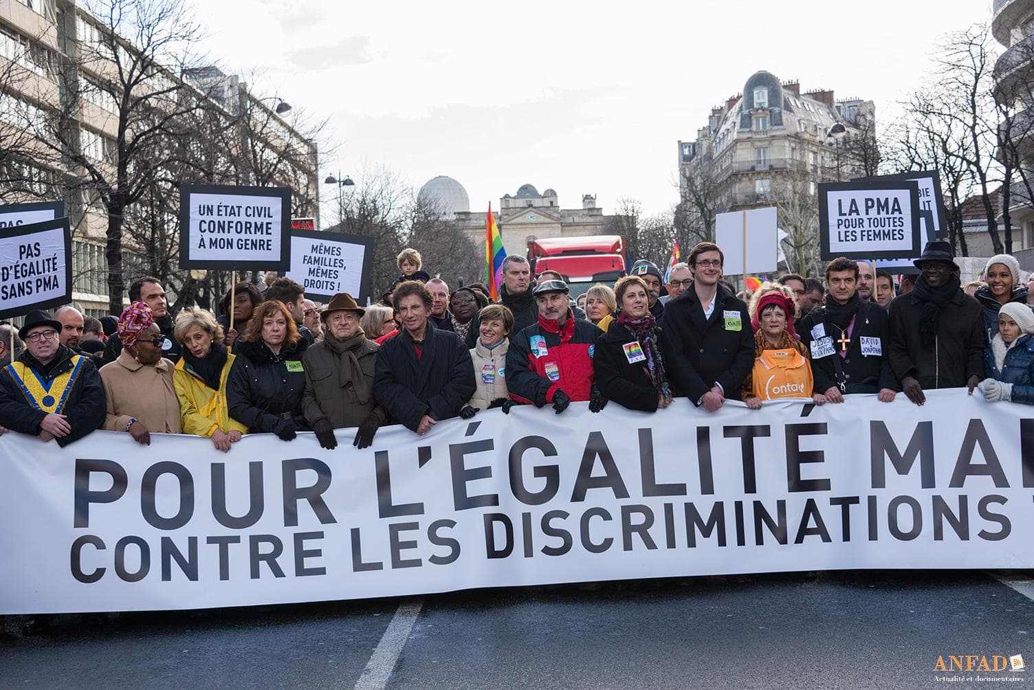 Personnalités de gauche (M. Pierre Bergé, M. Jack Lang, M. Nicolas Gougain, M. Patrick Sanguinetti, M. Lilian Thuram)